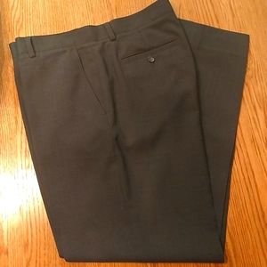 Men's Izod Golf dress pants.